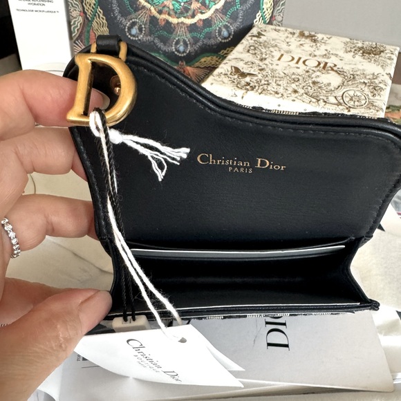 NWT-DIOR SADDLE FLAP CARD HOLDER. - Picture 6 of 16